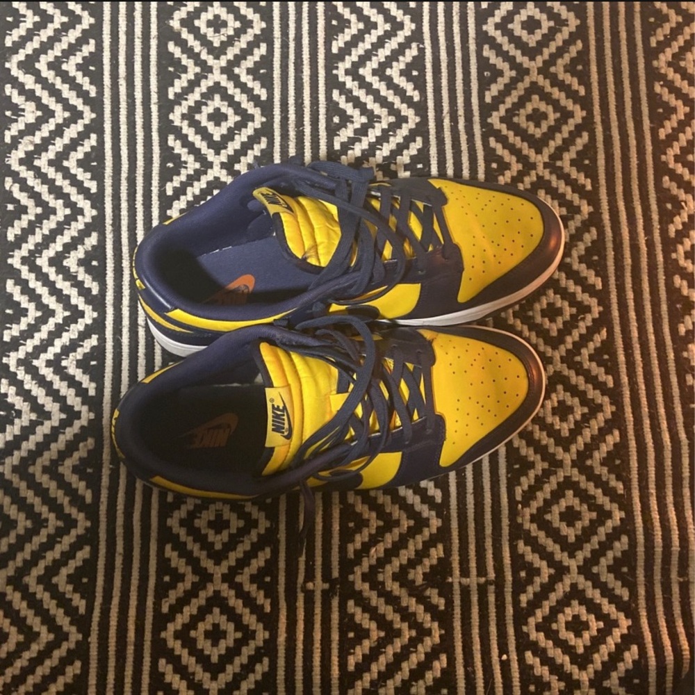 Nike dunk low Michigan